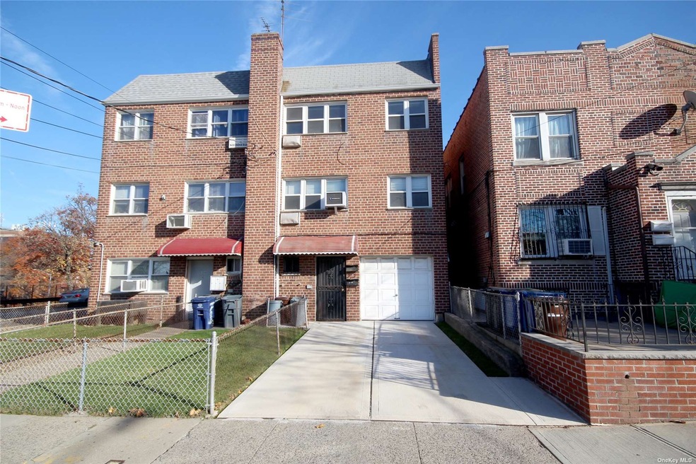 61-11 162nd St, Fresh Meadows, NY 11365 - photo 1