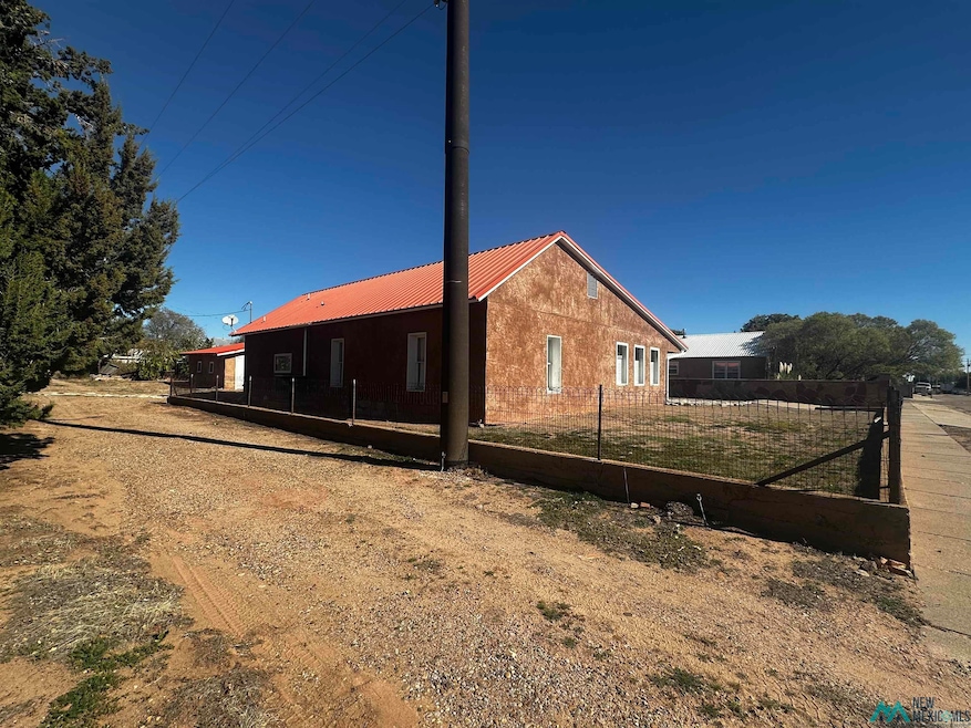 646 E Ave E Ave, Fort Sumner, NM 88119 - photo 1
