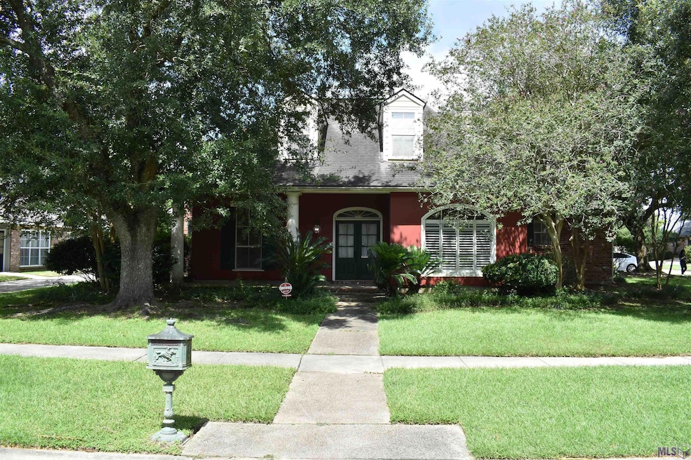 541 Woodgate Blvd, Baton Rouge, LA 70808 MLS 2023015555