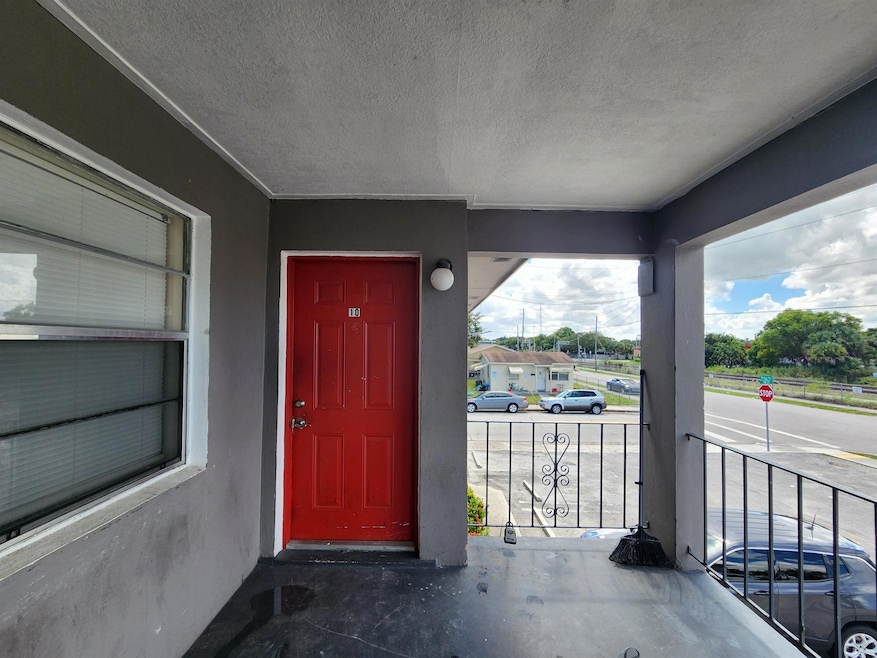 1025 13th St unit 10, West Palm Beach, FL 33401 - photo 1
