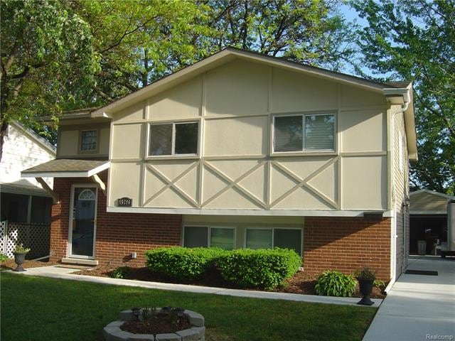 15796 Dugan St, Roseville, MI 48066 - photo 1