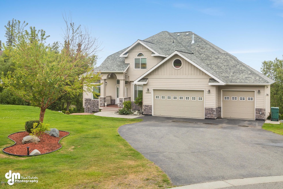 16854 Woods Pointe Circle-large-051-53-D