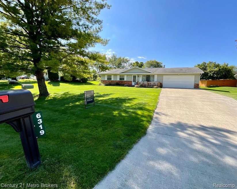 6319 Yorkshire North Riding Rd, Flint, MI 48532 - photo 1