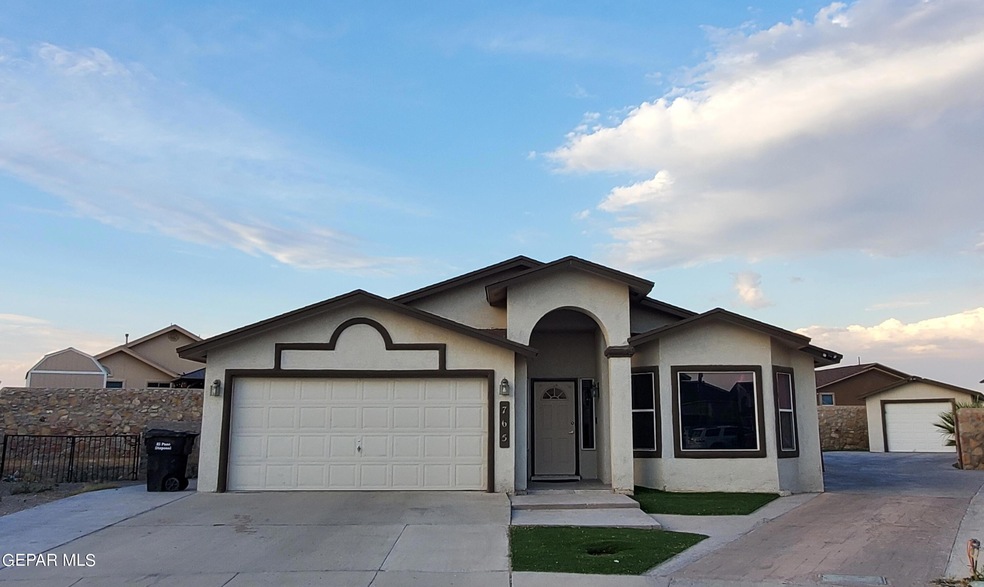 765 Desert Star Dr, Horizon City, TX 79928 - photo 1