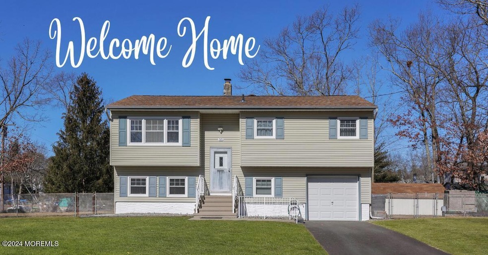 313 Toby Ct, Toms River, NJ 08755 - photo 1