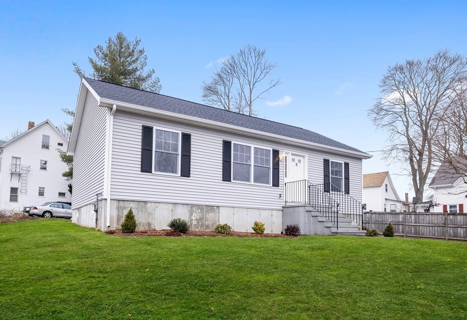 9 Woodwards Ln, Taunton, MA 02780 - photo 1