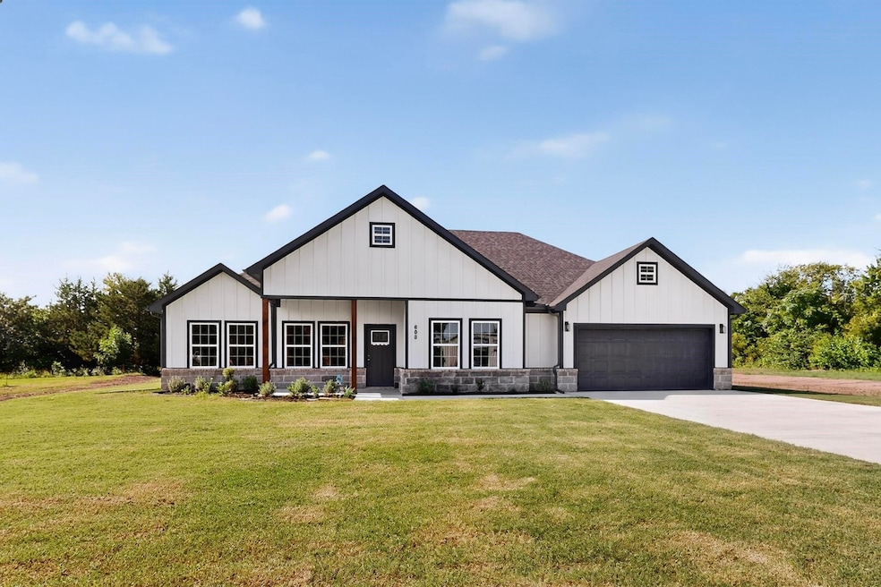 Under Contract $384,500