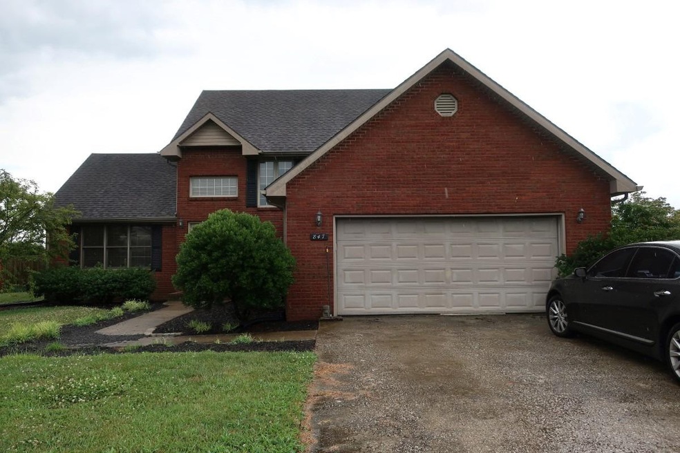 847 Isaac Shelby Cir E, Frankfort, KY 40601 - photo 1
