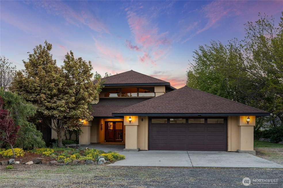 For Sale $1,099,999 • Co-Listing Agent