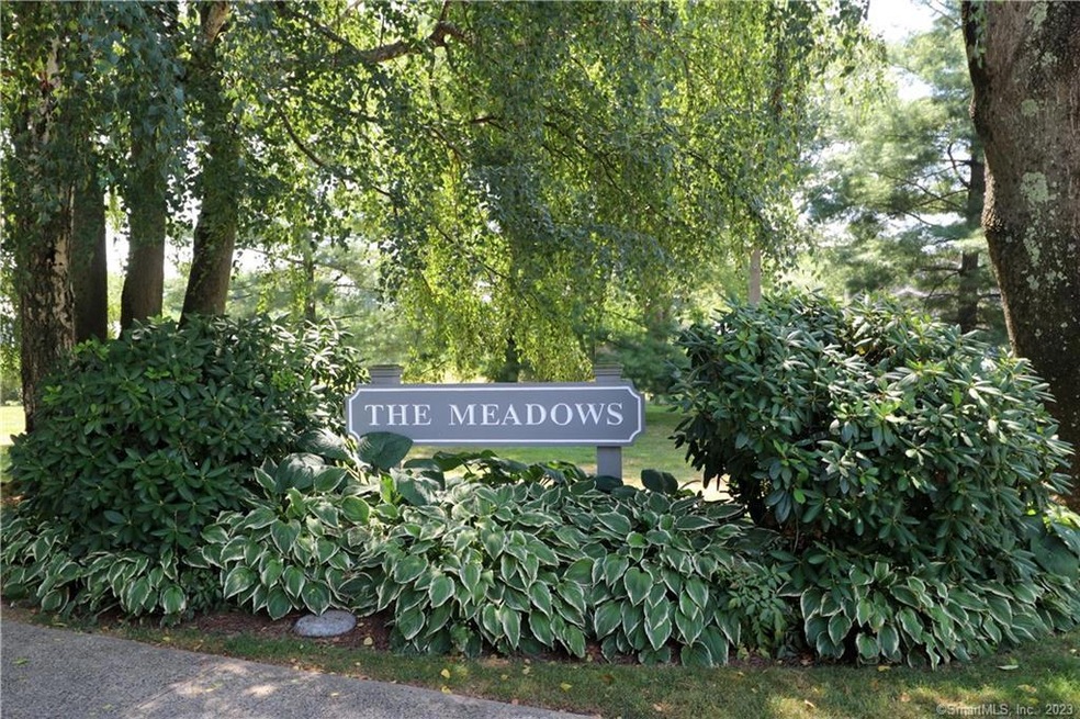 127 Field Point Dr, Fairfield, CT 06824 - photo 1