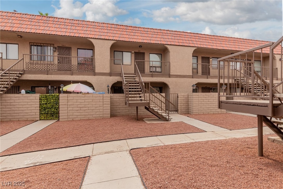4300 N Lamont St unit 209, Las Vegas, NV 89115 - photo 1
