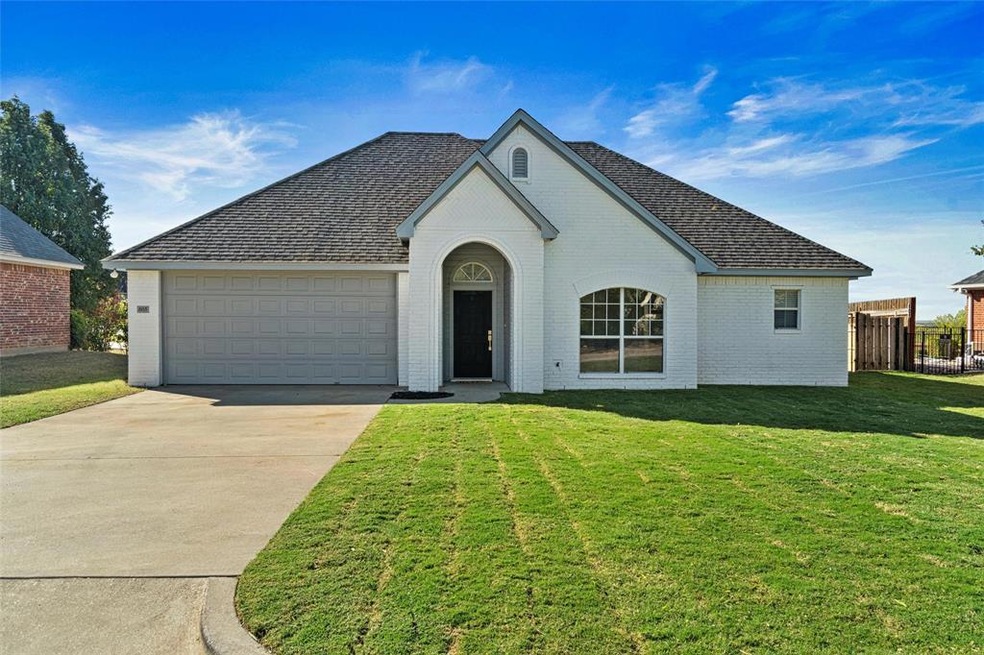 605 Elizabeth Place, Weatherford, TX 76086 - photo 1