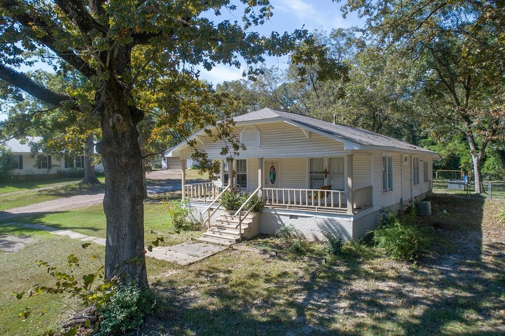 209 N Pontotoc Rd, Bruce, MS 38915 - photo 1