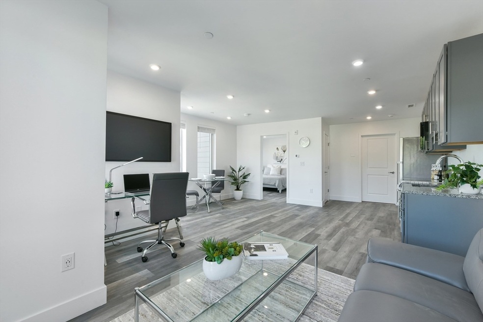 585 Essex St unit 416, Lynn, MA 01901 - photo 1