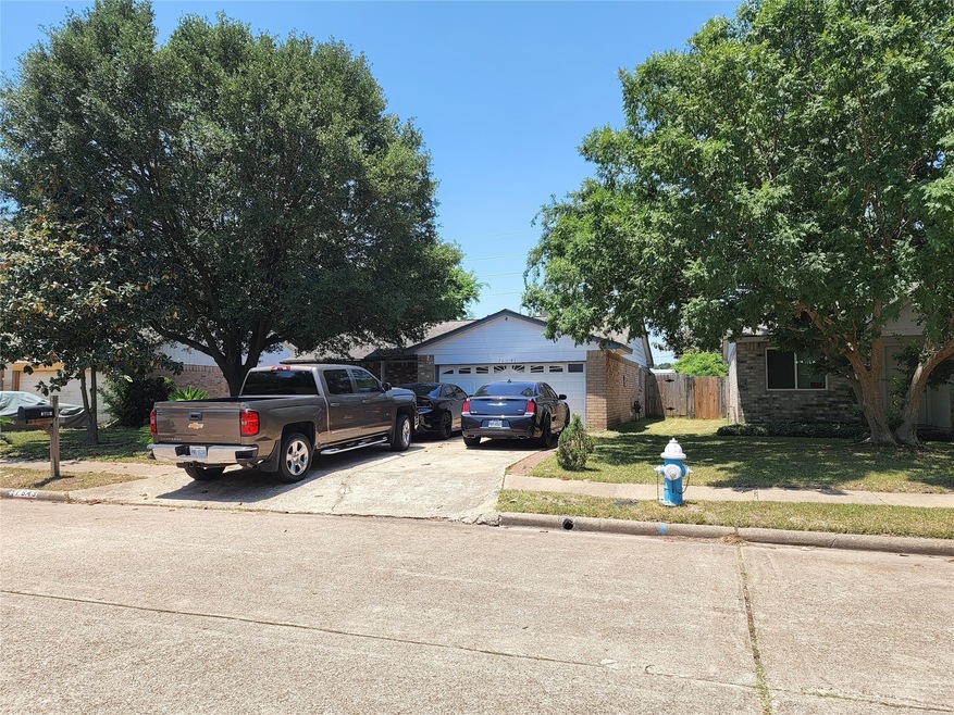 7643 Western Oak Ln, Houston, TX 77040 - photo 1