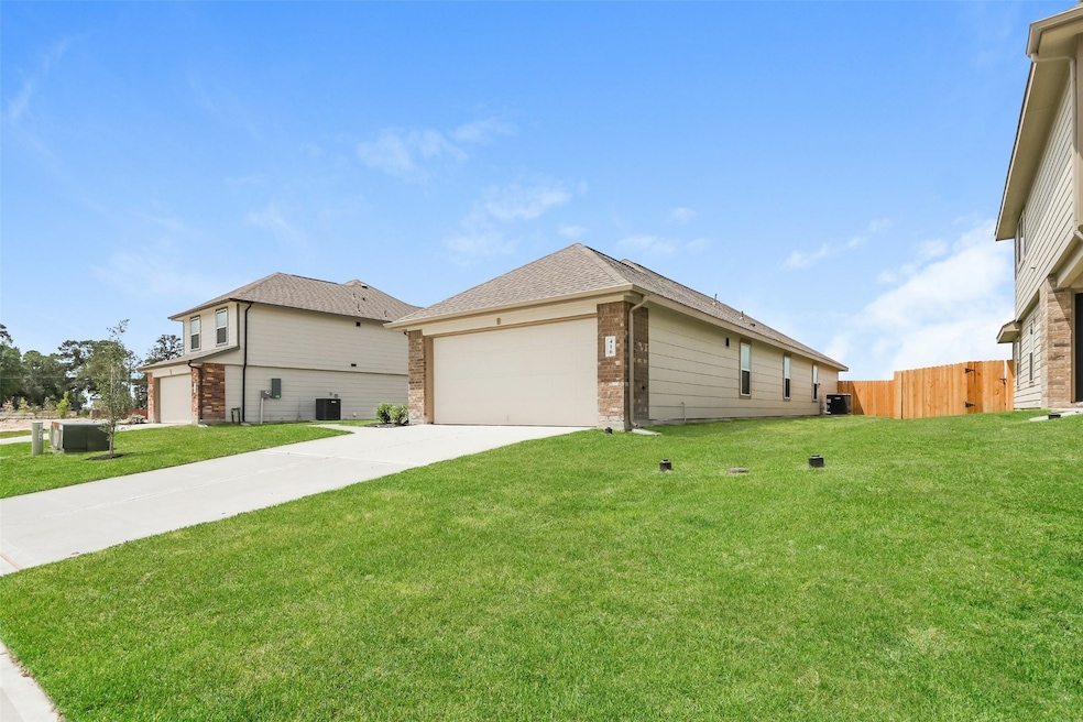 416 Brushback Dr, Huntsville, TX 77320 - photo 1