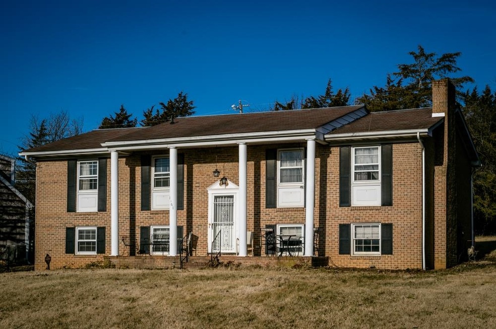 1061 S Dogwood Dr, Harrisonburg, VA 22801 - photo 1