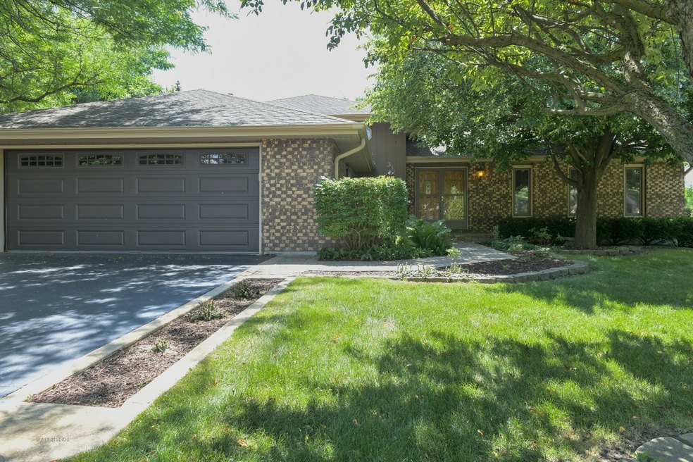 29W331 Mark Dr, Naperville, IL 60564 - photo 1