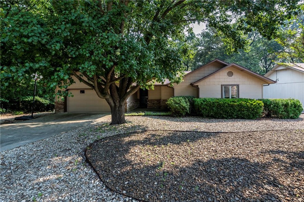 18 Dulverton Dr, Bella Vista, AR 72715 - photo 1