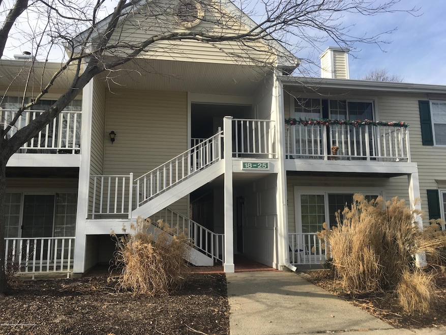 23 Players Cir unit D1, Tinton Falls, NJ 07724 - photo 1