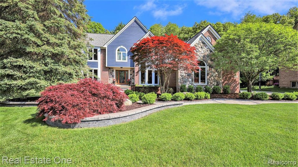 3746 Merriweather Ln, Rochester Hills, MI 48306 - photo 1