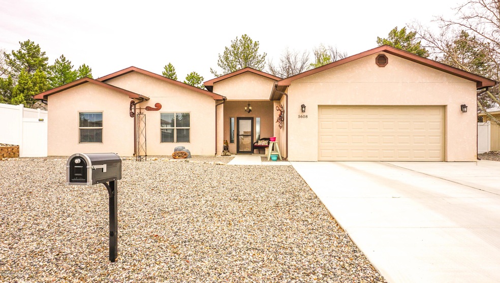 5608 Harmony Dr, Farmington, NM 87402 - photo 1