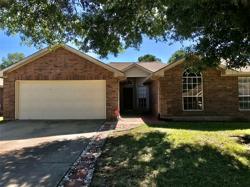 8307 Summertree Dr, Houston, TX 77040 - photo 1