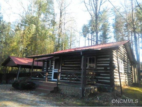 546 Waddell Dr, Hendersonville, NC 28792 - photo 1