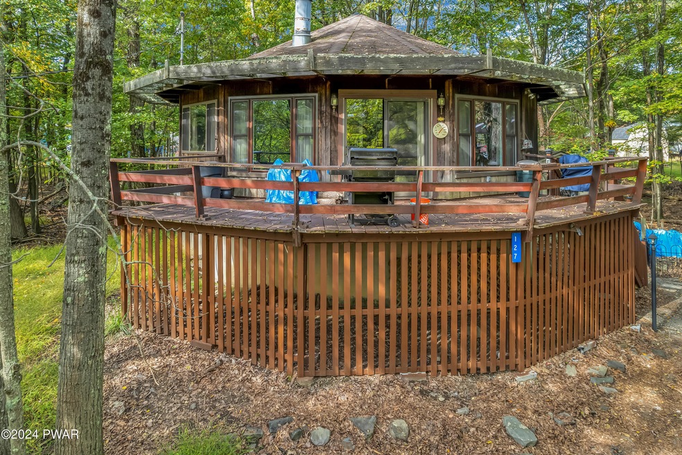 127 Westwood Dr, Dingmans Ferry, PA 18328 - photo 1