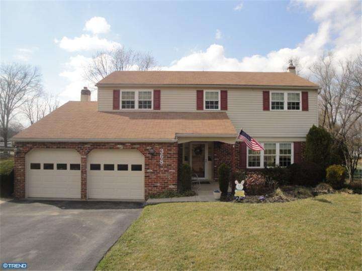 368 Roanoke Cir, Norristown, PA 19403 - photo 1
