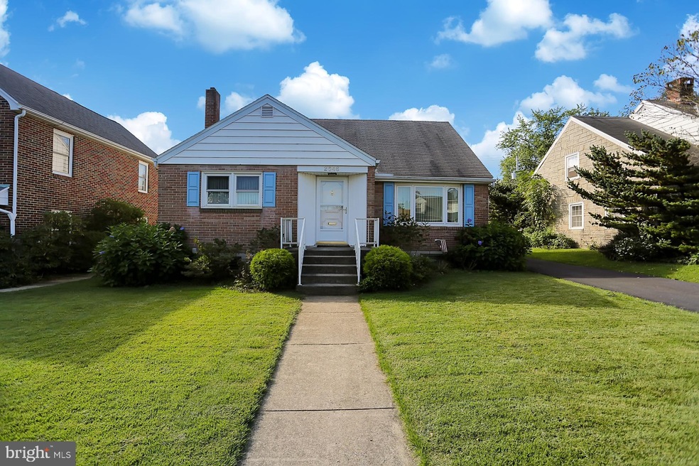 2546 Garfield Ave, Reading, PA 19609 - photo 1