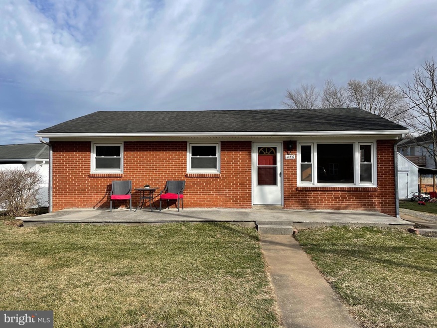 456 W Old Cross Rd, New Market, VA 22844 - photo 1