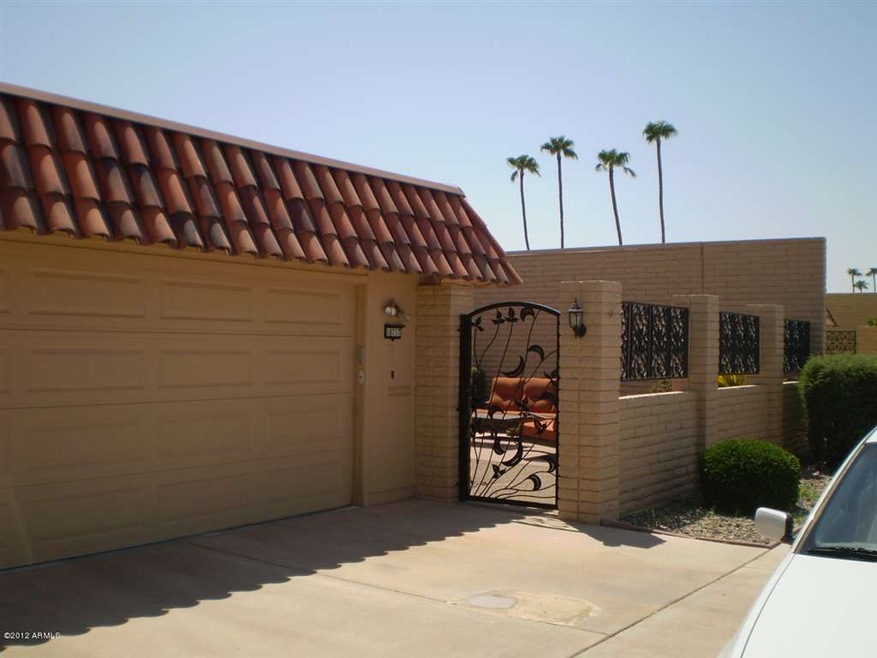 10717 W Topaz Dr, Sun City, AZ 85351 - photo 1