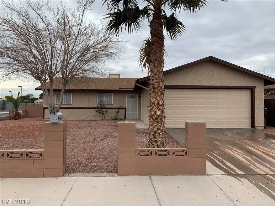 Pool sized corner lot...