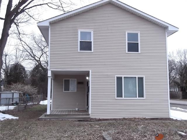 MAINTENANCE FREE EXTERIOR----1800 SQFT