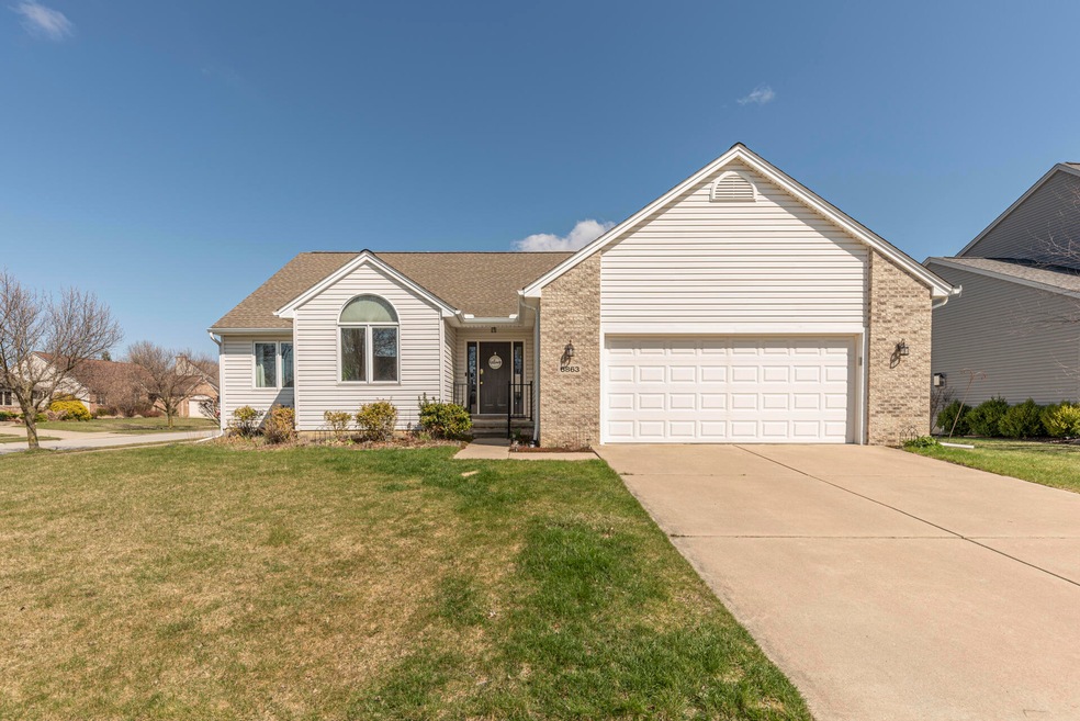 6863 Wellington Dr unit 230, Dexter, MI 48130 - photo 1