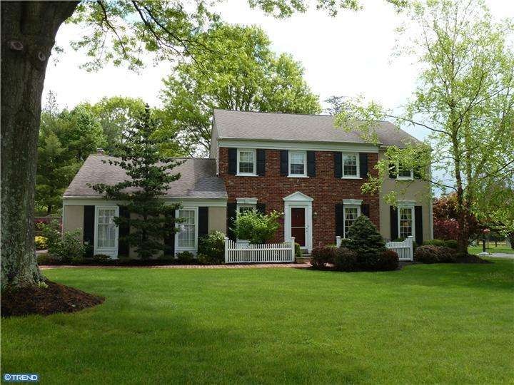 337 Evergreen Dr, North Wales, PA 19454 - photo 1