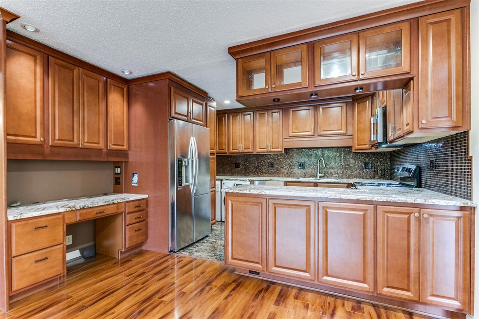 5303 Fleetwood Oaks Ave unit 177, Dallas, TX 75235 - photo 1