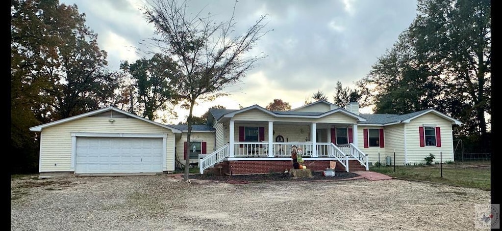 Lng Legl 1549 Cr 4008, New Boston, TX 75570 - photo 1