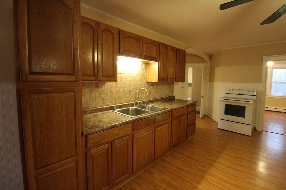 27 Mount Pleasant St unit 1, Westport, MA 02790 - photo 1