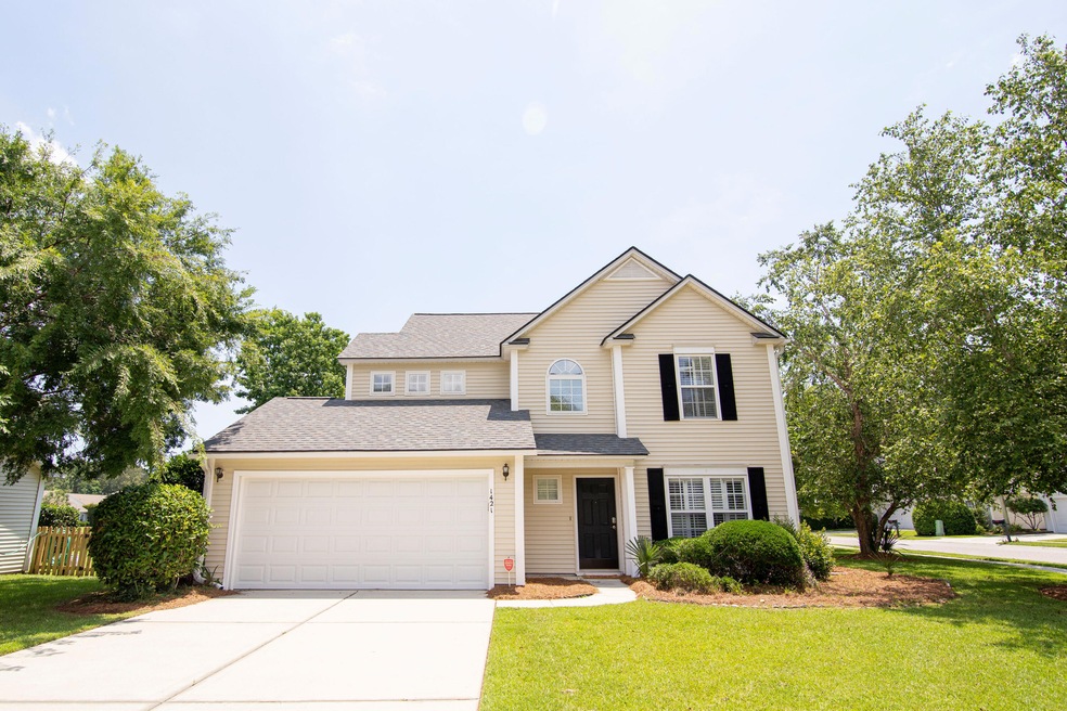 WellesleyCir_01
