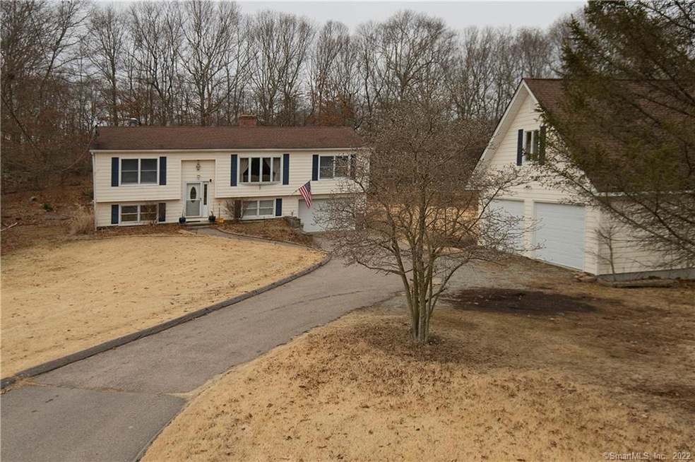 13 Croft Ct, Pawcatuck, CT 06379 - photo 1