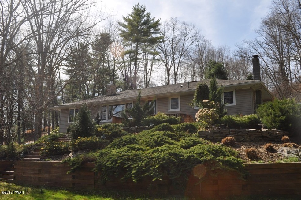 111 Nearing Ln, Milford, PA 18337 - photo 1