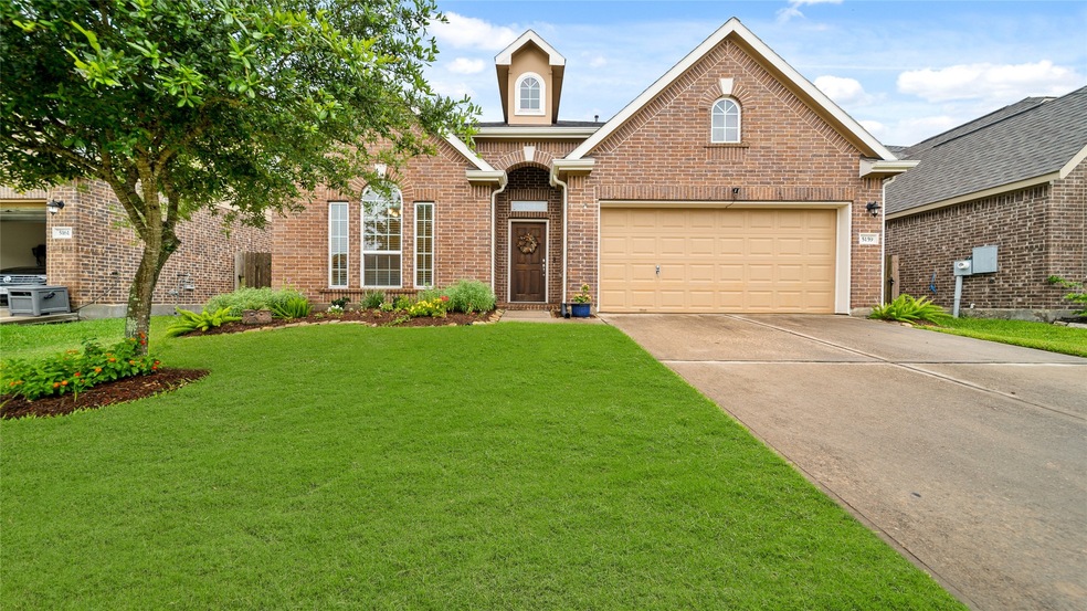 5159 Echo Falls Dr, Alvin, TX 77511 - photo 1