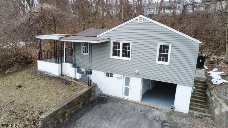 11 Pleasant View Ave, Bloomingdale, NJ 07403 - photo 1