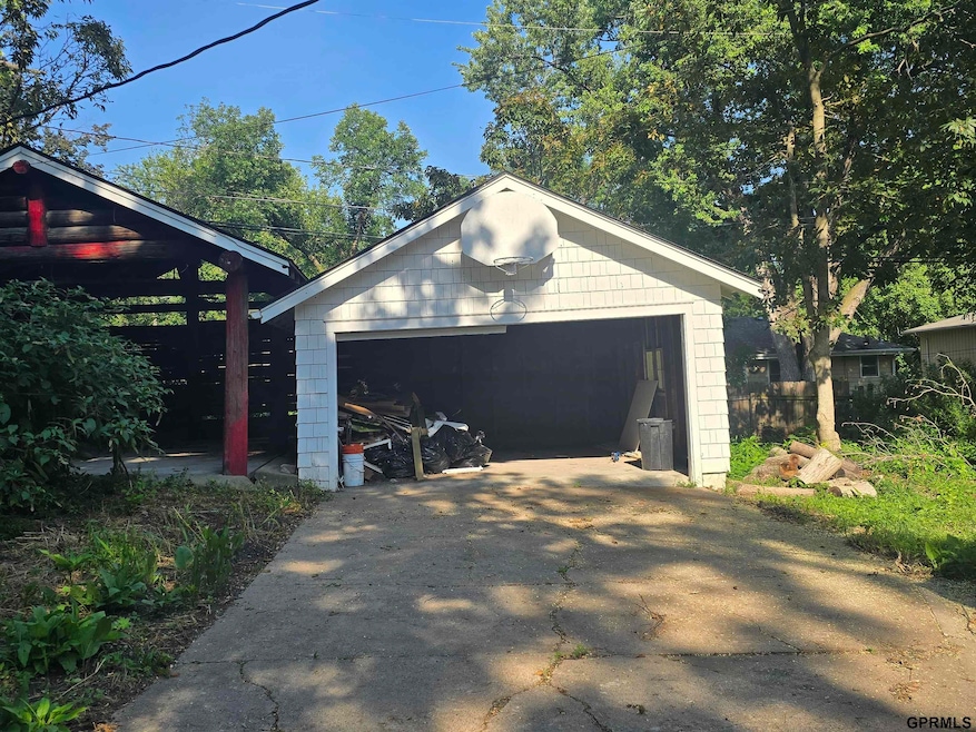 7717 N 39th St, Omaha, NE 68112 - photo 1