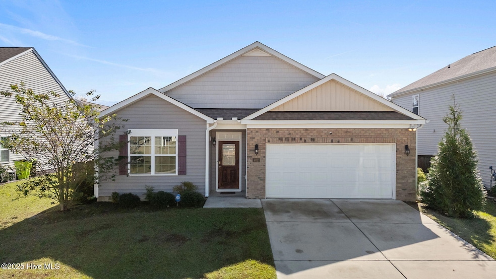 402 Isabelle St, New Bern, NC 28560 - photo 1