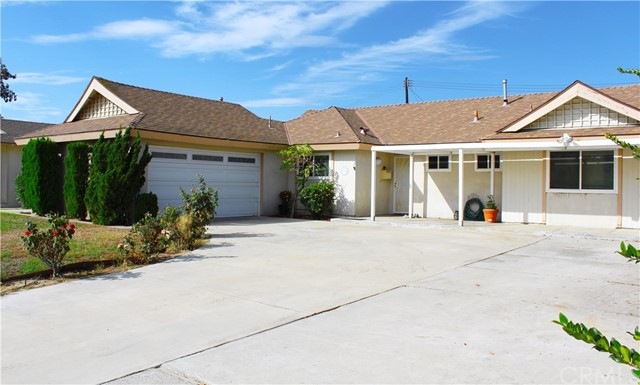 Nice Wide Concrete Driveway with RV Space!