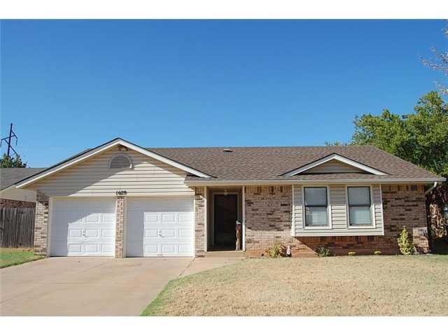 1629 SE 5th St, Moore, OK 73160 - photo 1