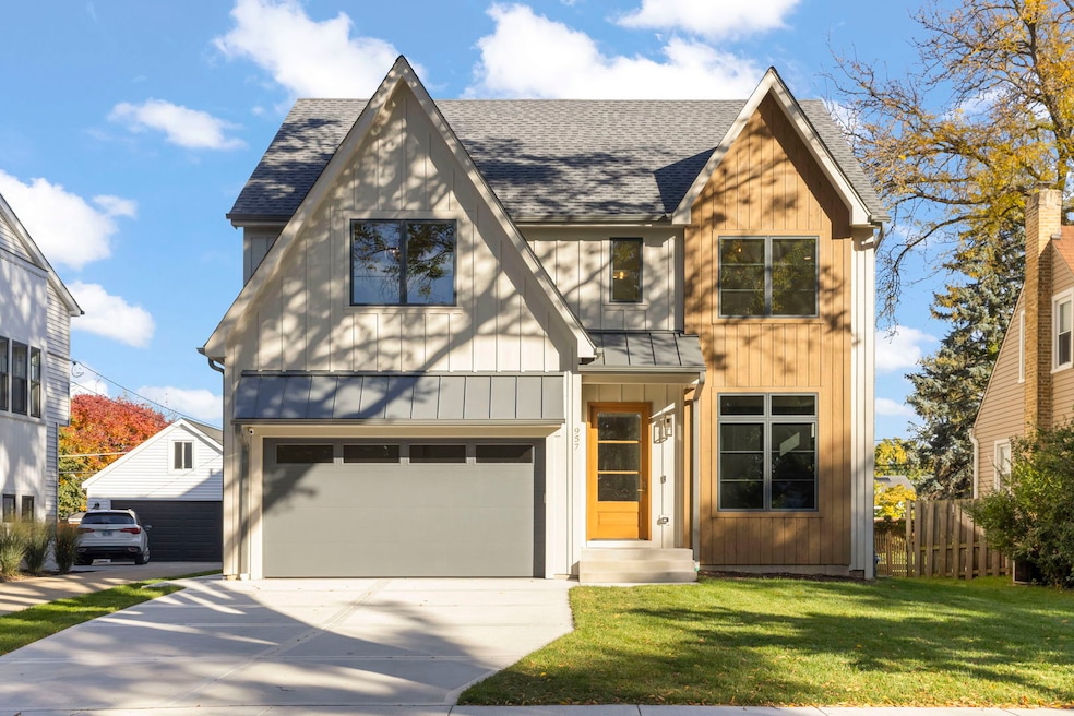 957 S Hillside Ave, Elmhurst, IL 60126 - photo 1